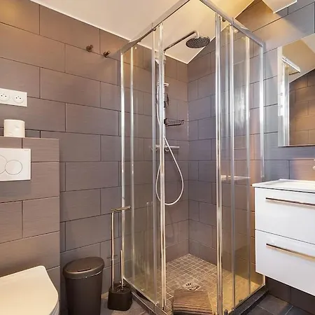 Maison Moderne Avec Jardin12 Pers Proche Paris & Guest house Neuilly-sur-Marne