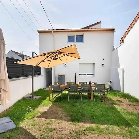 Maison Moderne Avec Jardin12 Pers Proche Paris & Guest house Neuilly-sur-Marne